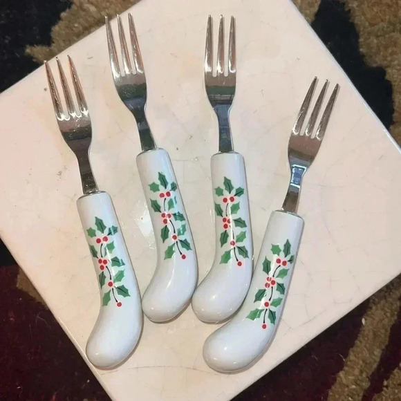 Vintage Holiday Holly Berry Christmas New Years Eve Cocktail Forks Set of 4 NWOT - Picture 7 of 9